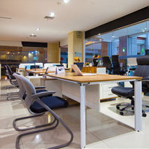 百人团队，总办公面积超过 1000平米